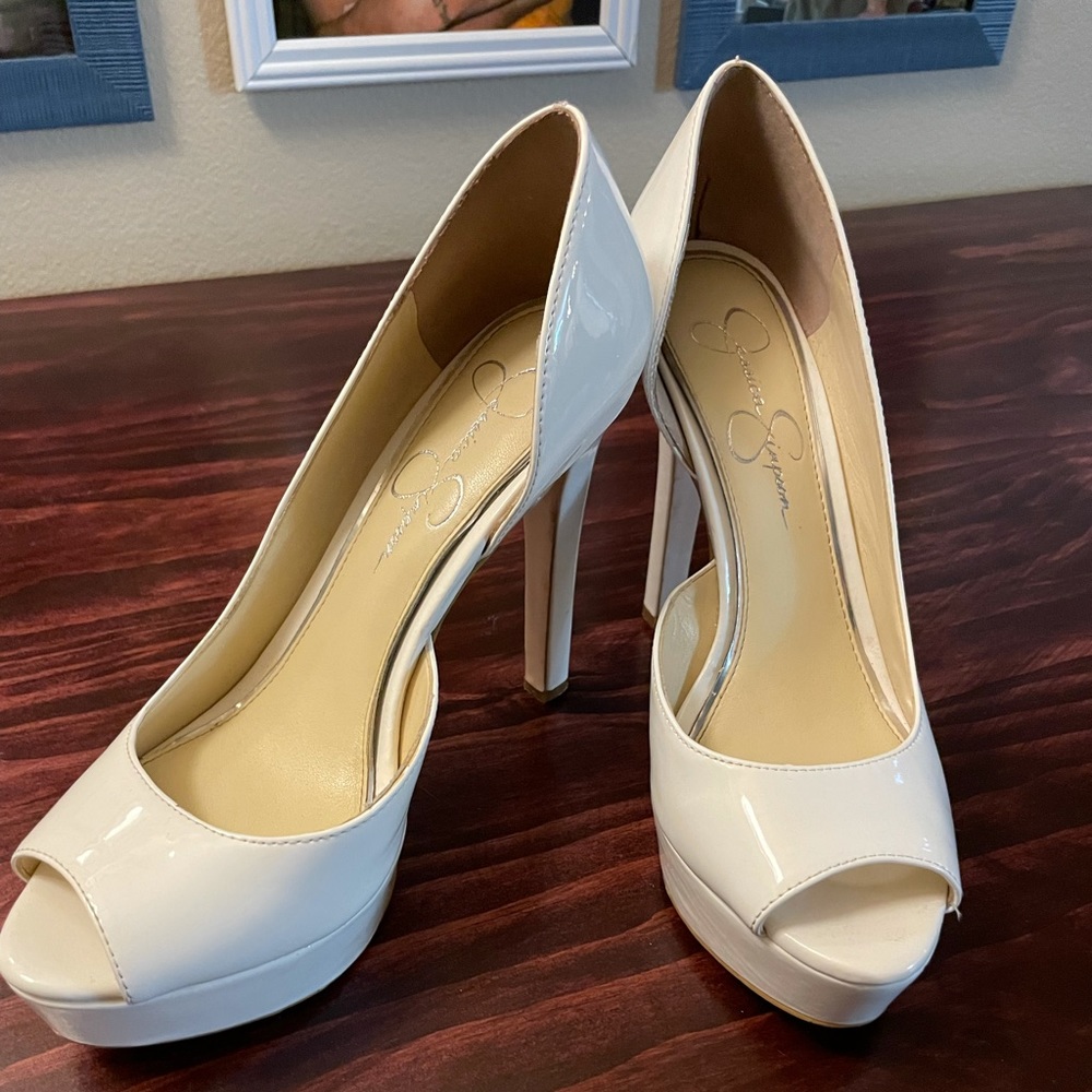 Jessica Simpson white heels! Excellent condition!!!